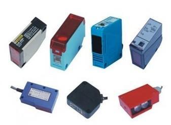 方型繼電器內(nèi)置式光電開關(guān) 精準(zhǔn)檢測與集成化設(shè)計(jì)的創(chuàng)新之選
